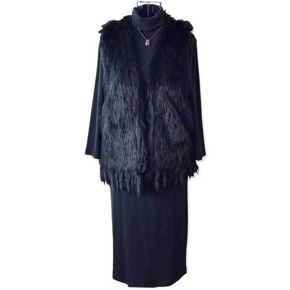 KLd Signature Black Front Clasp Faux Fur Vest - Picture 3 of 11